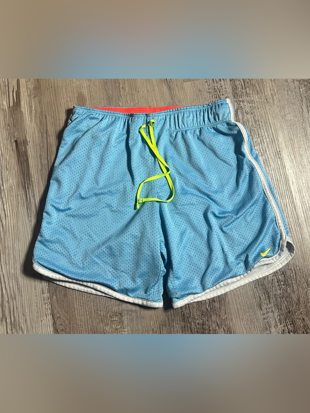⭐️5/25⭐️Light Blue Athletic woman’s Shorts with Neon Drawstring